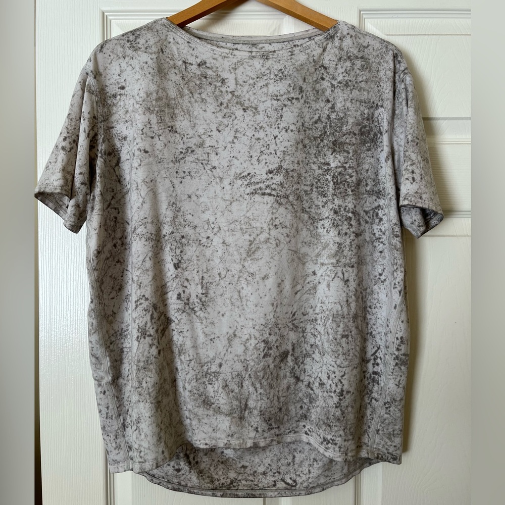 Lululemon back in action short sleeve shirt